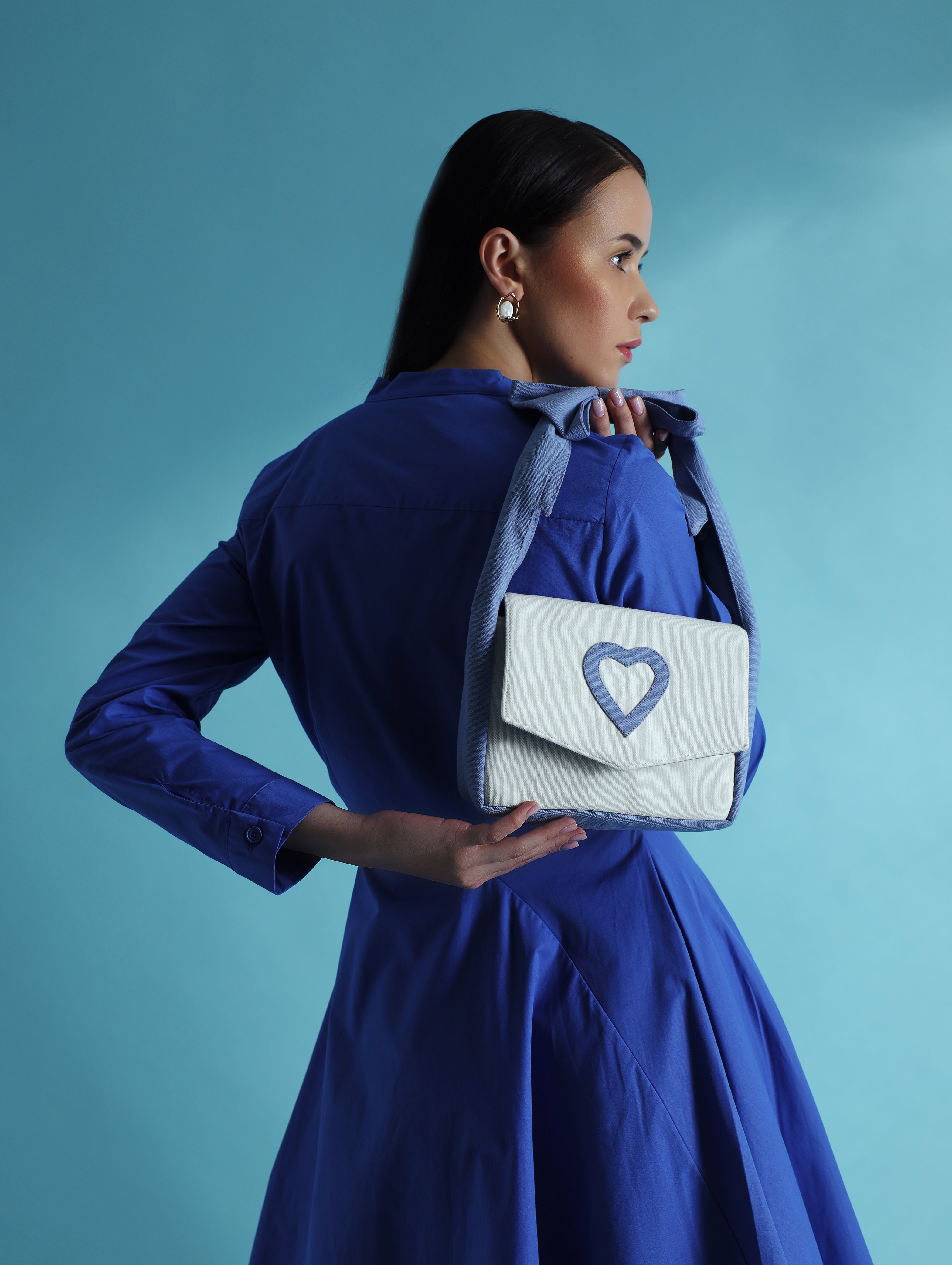 VALENTINE CLUTCH - AZURE BLUE - Rizir