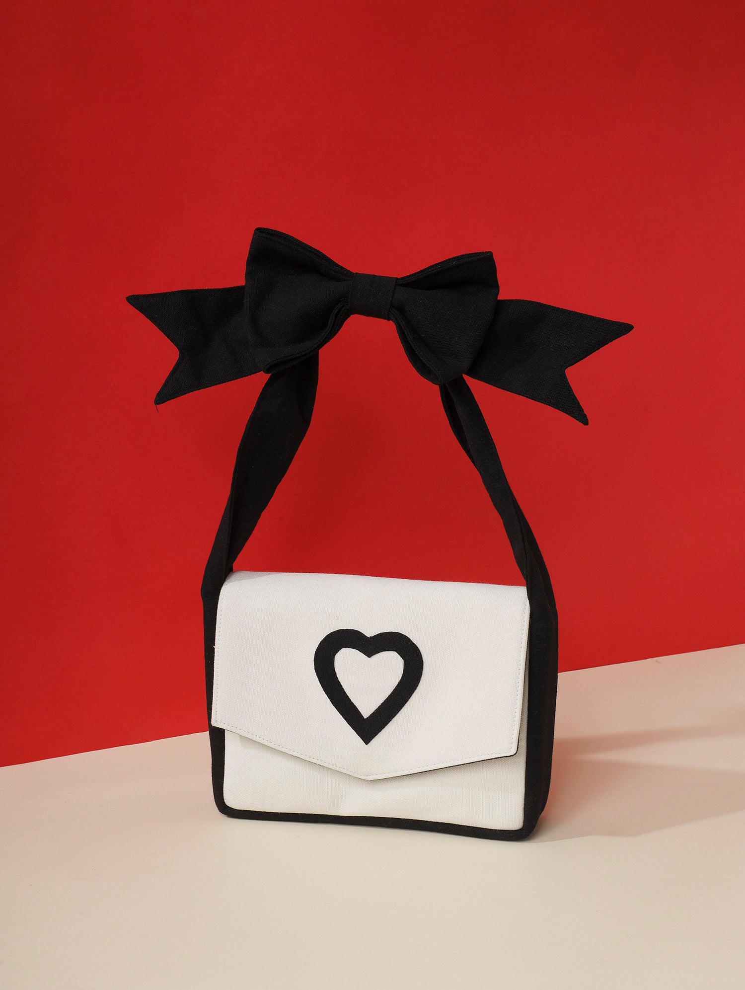 VALENTINE CLUTCH - BLACK - Rizir