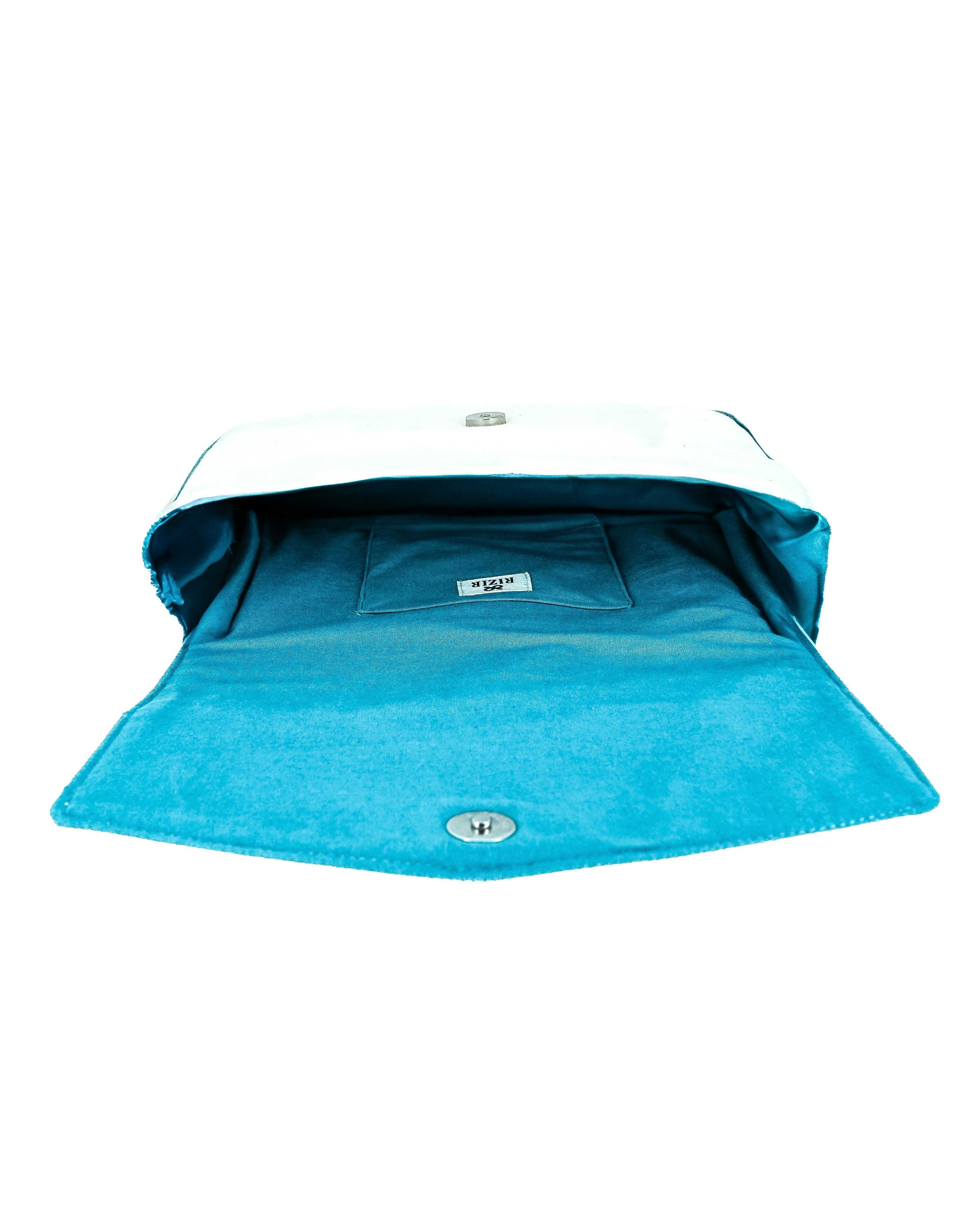 VALENTINE CLUTCH CLOUD BLUE