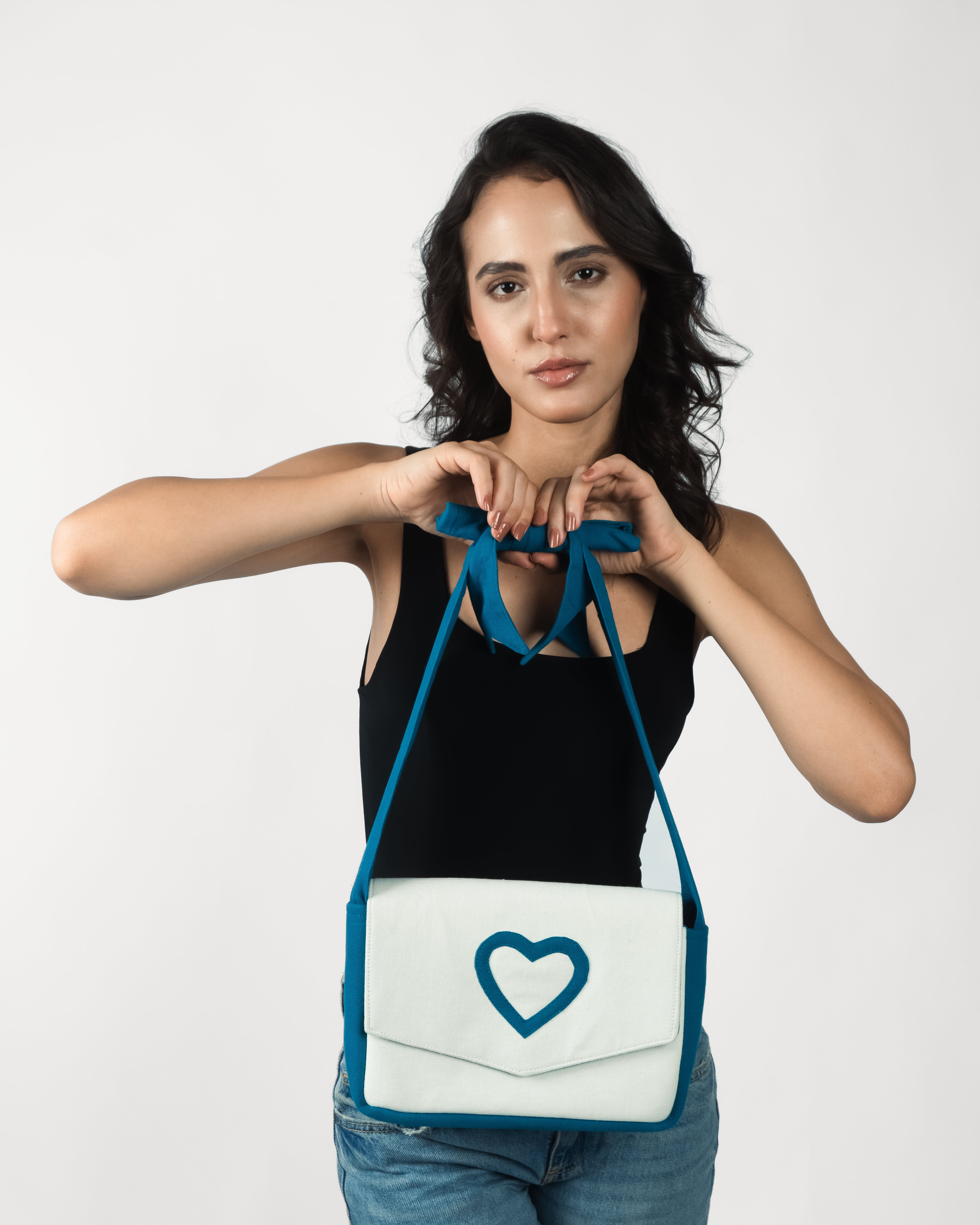 VALENTINE CLUTCH AZURE