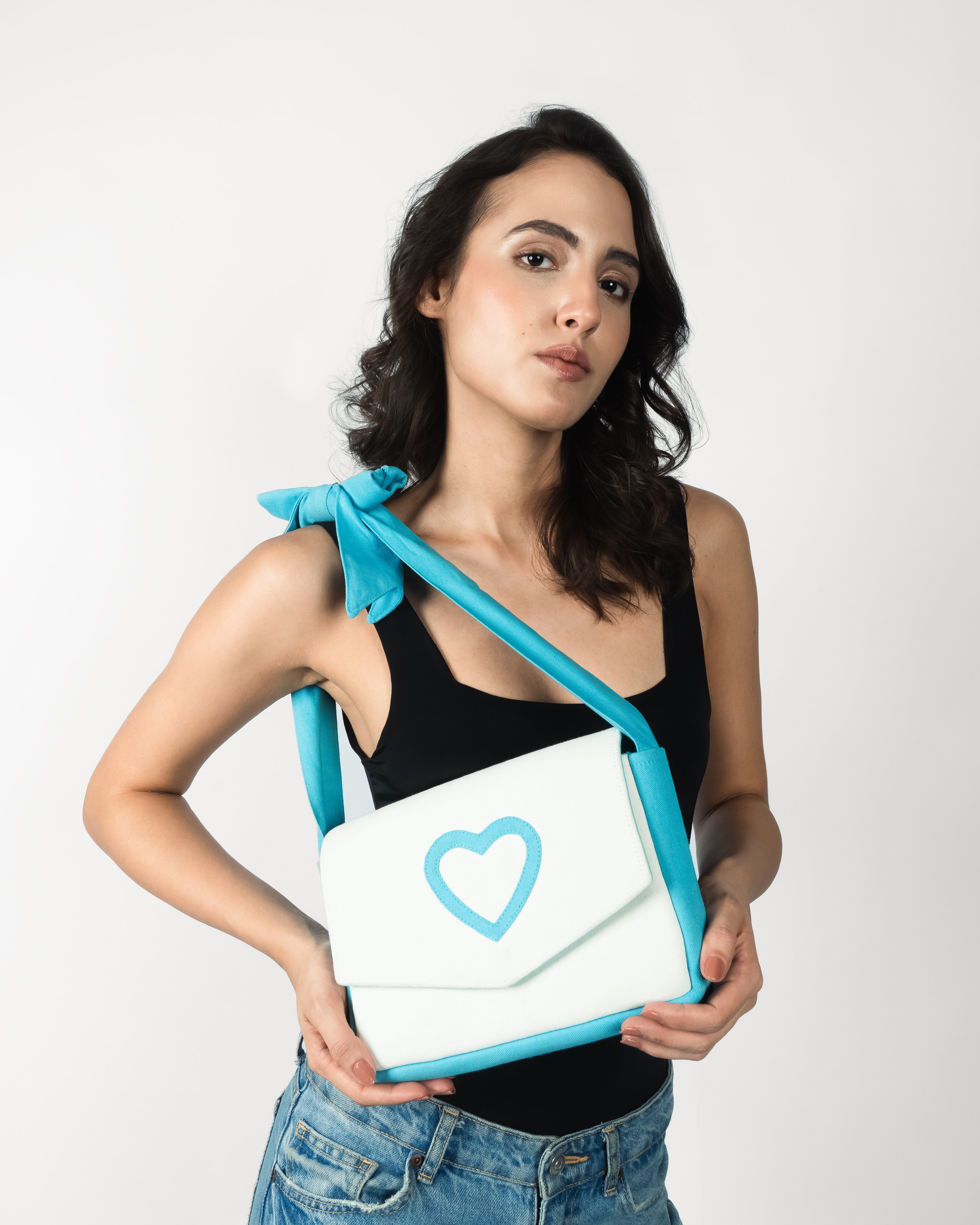 VALENTINE CLUTCH CLOUD BLUE