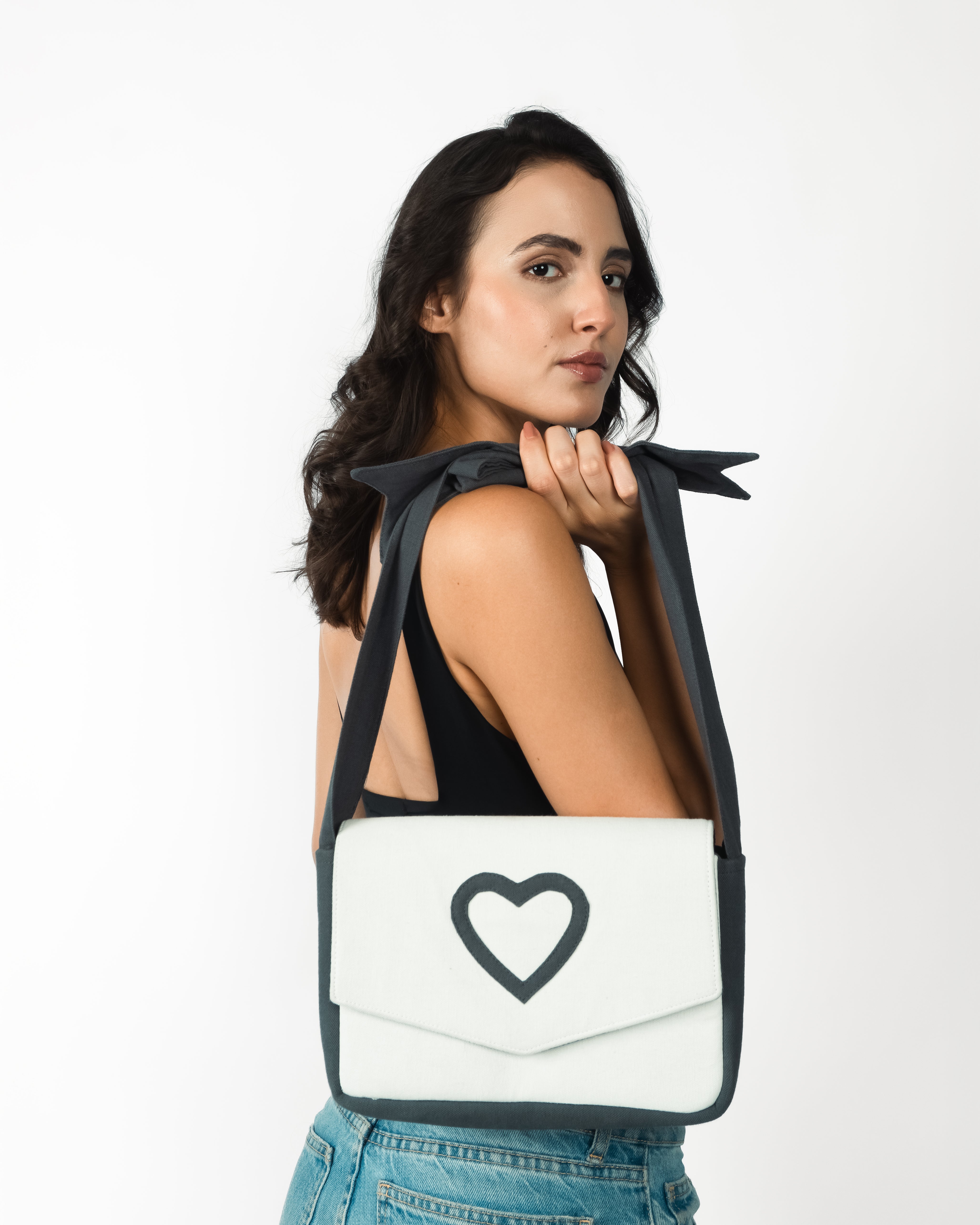 VALENTINE CLUTCH CHARCOAL