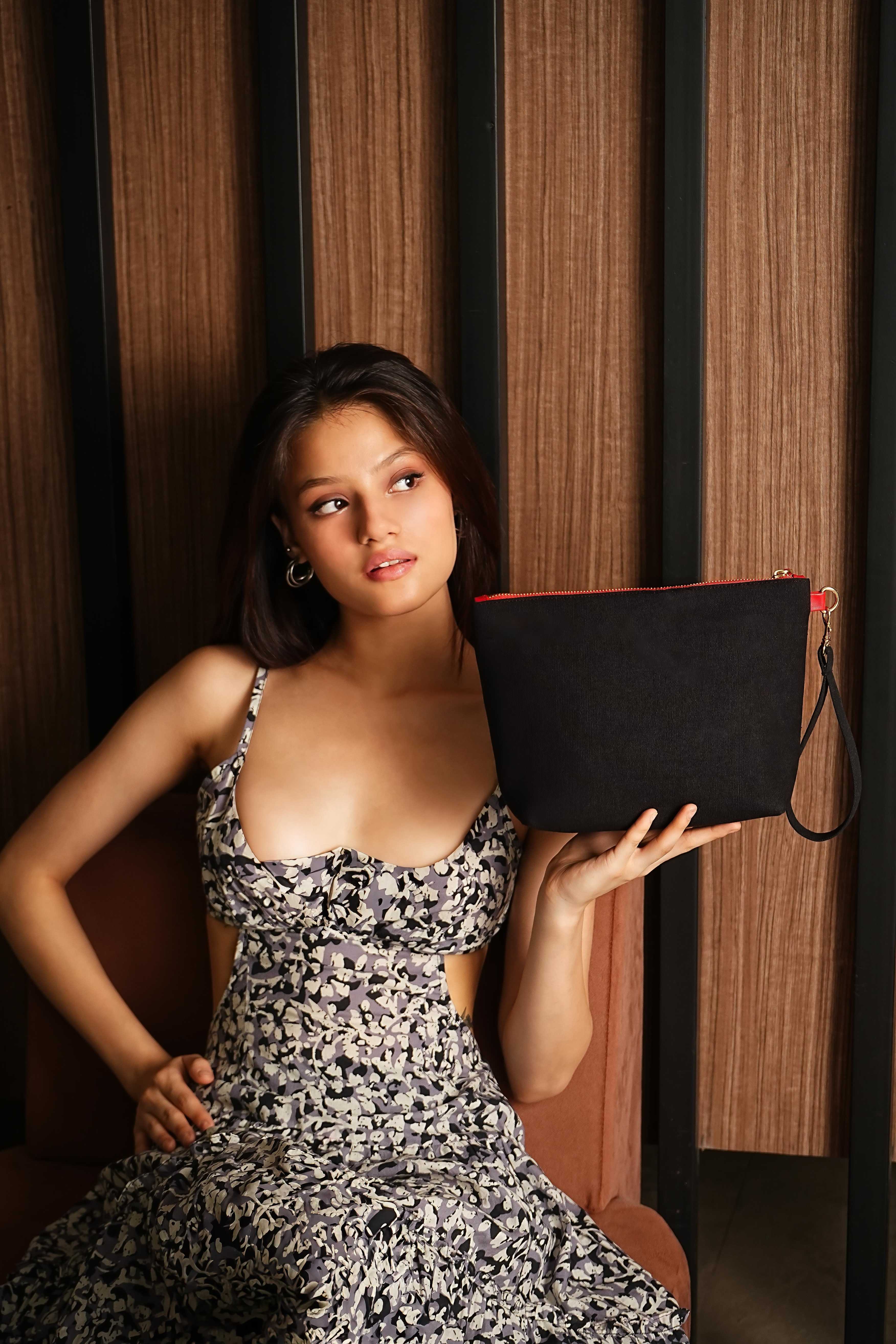 ON-THE-GO BLACK UTILITY POUCH - Rizir